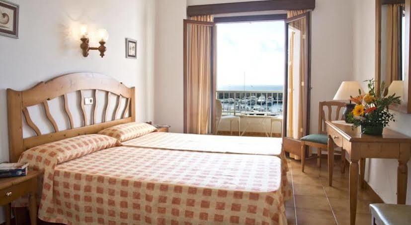 Hostal Cala Ratjada Cala Ratjada  Extérieur photo
